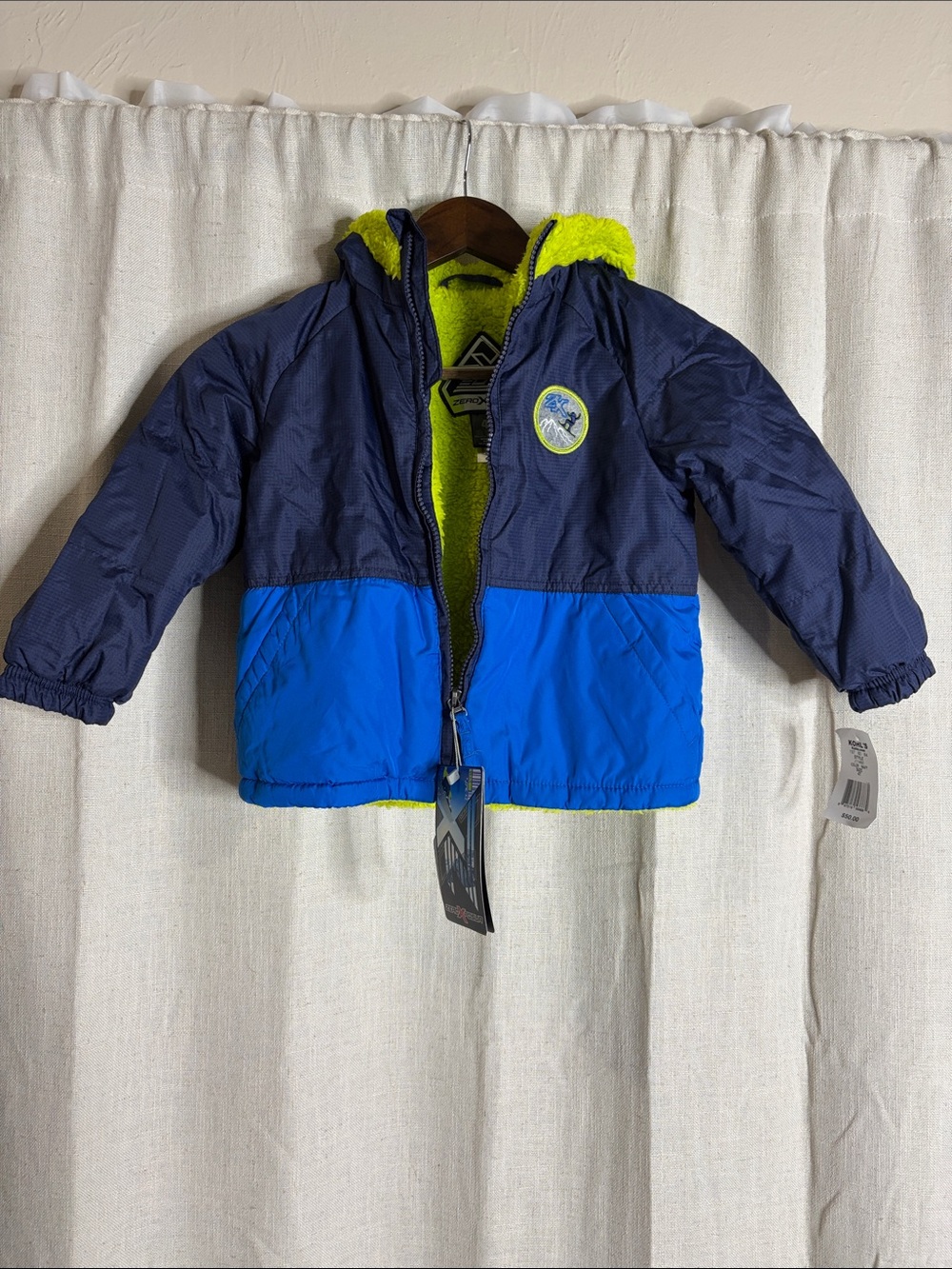 Kohl's Boys' Navy & Bright Blue Puffer Jacket with Lime Lining
